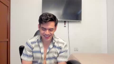 Snapshot of lucian_gomez chatting on October 17, 8:46 pm Lucian Gomez online show from October 17, 8:46 pm