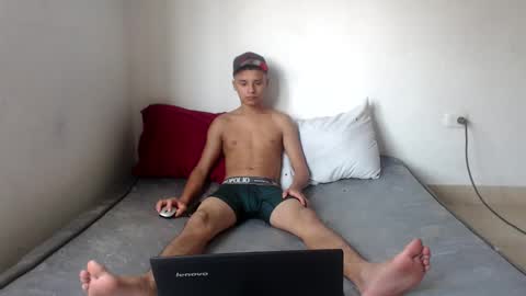 Snapshot of luciana_rober chatting on January 12, 2:41 pm luciana_rober online show from January 12, 2:41 pm