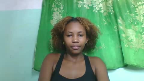 lucie196645 online show from May 5, 10:43 am