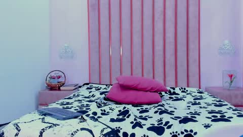 Lucie Red online show from May 16, 1:57 am