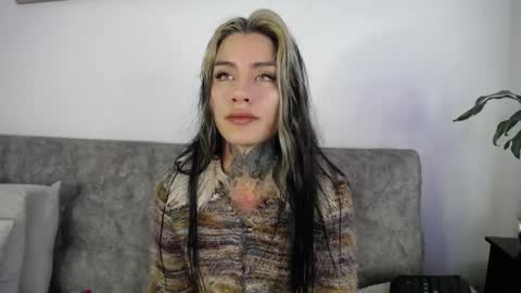 luciiana online show from April 7, 4:09 pm