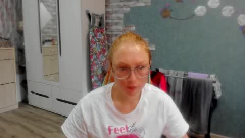 lucky_licky20 online show from October 22, 2:59 am