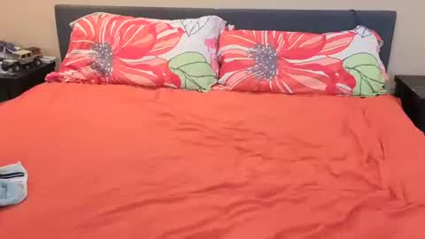 luckylee1992 online show from October 22, 6:05 am