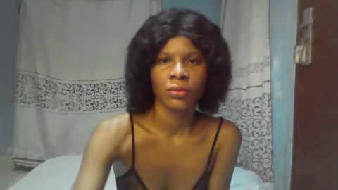 Snapshot of luckymadequeen chatting on September 22, 4:16 am Gloria online show from September 22, 4:16 am