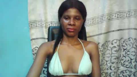 Snapshot of luckymadequeen chatting on February 24, 10:58 pm Gloria online show from February 24, 10:58 pm