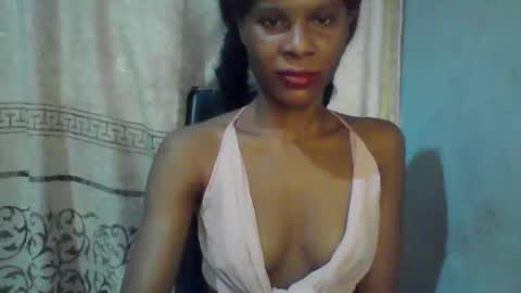 Snapshot of luckymadequeen chatting on September 26, 4:31 am Gloria online show from September 26, 4:31 am