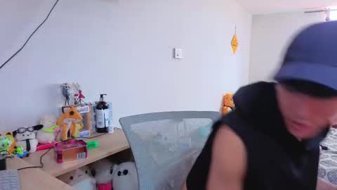 Lu Independent Model online show from December 19, 6:03 pm