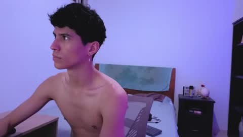 Lu Independent Model online show from April 12, 2:37 am