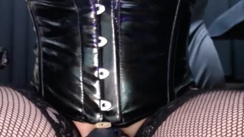 lucretiasissygothic online show from September 30, 5:18 am