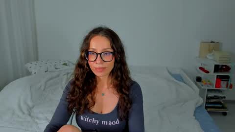 lucy__ray online show from June 16, 8:24 pm