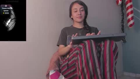 Lucy Herrera online show from December 22, 11:33 pm