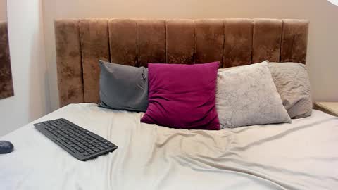 lucy_canel online show from November 14, 11:17 pm