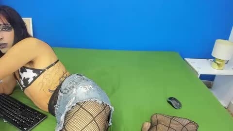 lucy_darkangel_ online show from April 8, 12:19 pm