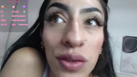 Snapshot of lucy_joi chatting on February 9, 6:01 am Luciana online show from February 9, 6:01 am