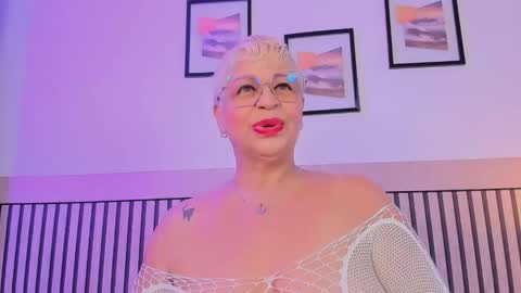 lucy milf online show from November 21, 10:57 am