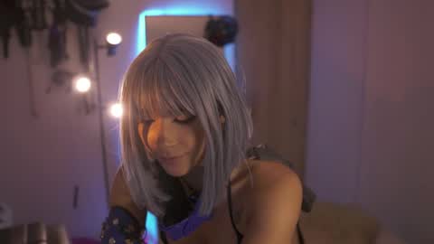 Lucy Alien  online show from May 13, 8:51 pm