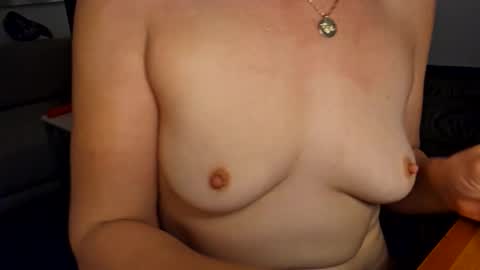 Lucy Loves Lookers online show from January 8, 10:04 am