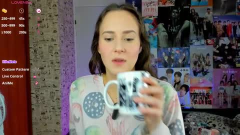 Lucy Rose online show from September 12, 6:48 am