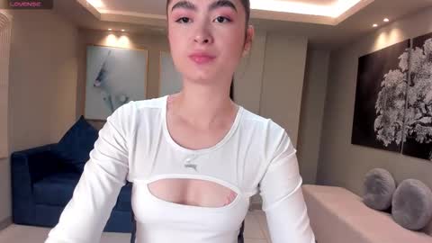 Snapshot of lucyweiss_ chatting on October 13, 9:17 pm Lucy online show from October 13, 9:17 pm