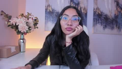 Lucy Liiu online show from March 13, 11:30 pm