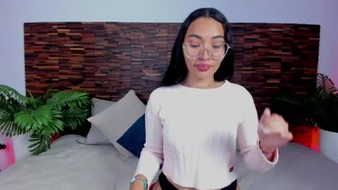 Lucy Liiu online show from April 18, 12:01 am