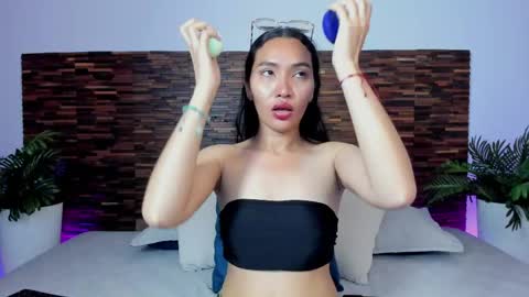 Lucy Liiu online show from May 6, 11:22 pm