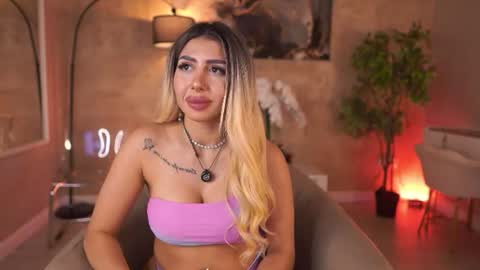 LucyRose online show from June 27, 12:22 pm