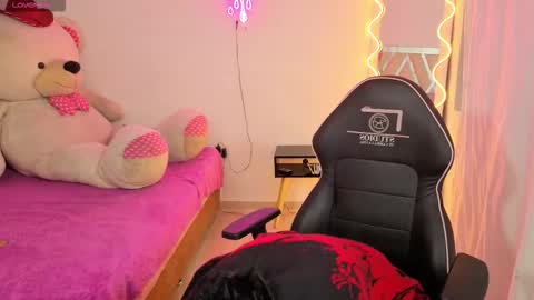 ludo_kitty_tay online show from October 7, 3:35 am