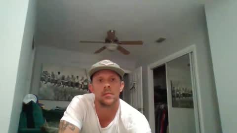 luiggii0904 online show from February 1, 7:05 am