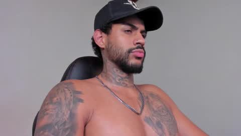 Luigi Vitale online show from January 14, 2:19 am