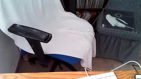 LUIGIJOHN online show from November 6, 7:55 am