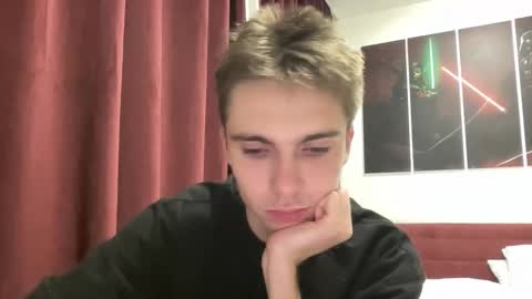 Snapshot of luis_7777 chatting on October 16, 7:24 pm Luis online show from October 16, 7:24 pm