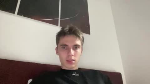Snapshot of luis_7777 chatting on October 15, 6:31 pm Luis online show from October 15, 6:31 pm