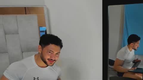 luis_baptista online show from October 19, 5:45 am