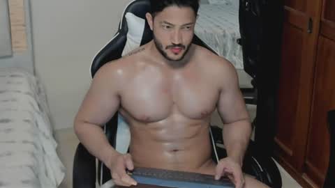 luis_baptista online show from June 14, 2:35 am