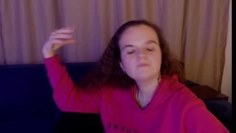 Snapshot of luisa_rosee chatting on February 19, 7:37 pm Luisa Rosee online show from February 19, 7:37 pm