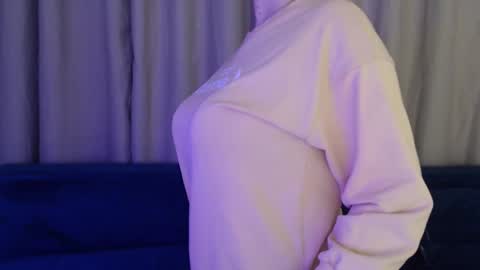 Snapshot of luisa_rosee chatting on March 6, 9:42 pm Luisa Rosee online show from March 6, 9:42 pm