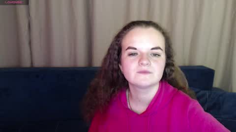 Snapshot of luisa_rosee chatting on February 25, 9:58 pm Luisa Rosee online show from February 25, 9:58 pm