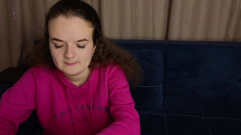 Snapshot of luisa_rosee chatting on February 17, 4:06 pm Luisa Rosee online show from February 17, 4:06 pm