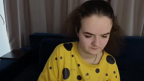 Snapshot of luisa_rosee chatting on February 18, 8:27 am Luisa Rosee online show from February 18, 8:27 am