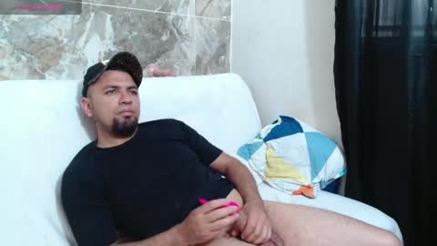 luiscameron1130 online show from April 20, 9:18 pm