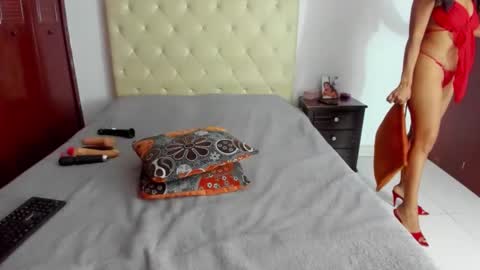 Snapshot of luissa_s1 chatting on October 16, 12:38 pm Luissa online show from October 16, 12:38 pm