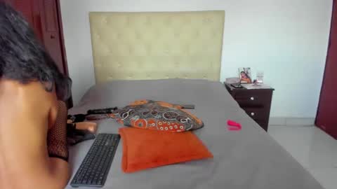 Snapshot of luissa_s1 chatting on October 17, 6:12 pm Luissa online show from October 17, 6:12 pm