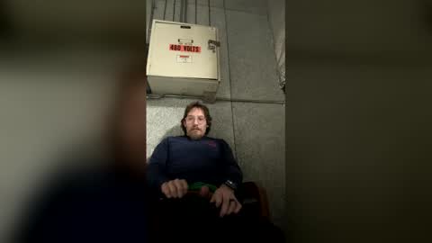 lukekibbe27 online show from January 9, 12:16 am