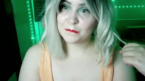 lulovia online show from March 30, 11:38 pm