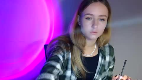 Snapshot of lulu_baby1 chatting on October 12, 7:12 am Lulu Baby18 online show from October 12, 7:12 am
