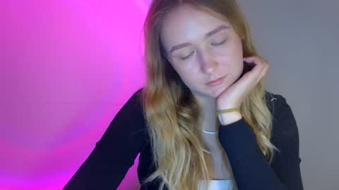Snapshot of lulu_baby1 chatting on October 1, 8:19 pm Lulu Baby18 online show from October 1, 8:19 pm