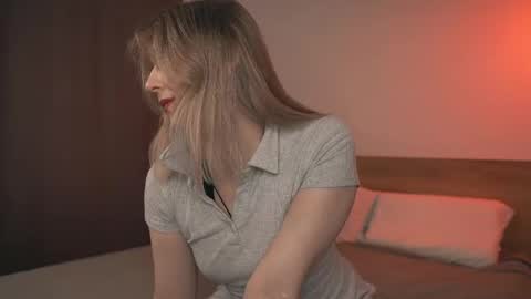 lulu_lovett online show from March 11, 12:28 pm