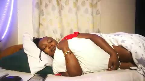 lulu_sparks1 online show from March 12, 6:17 am