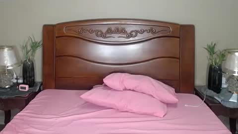 lulu_wild online show from October 17, 9:57 am